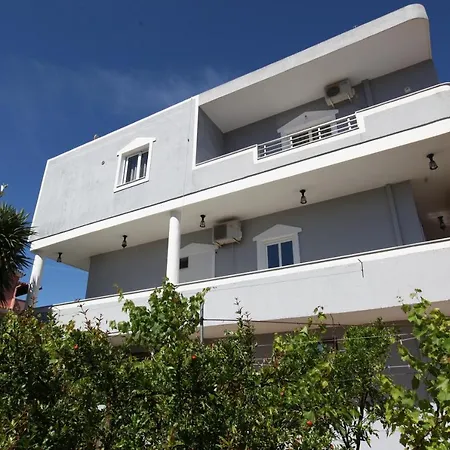 Enea Apartment *