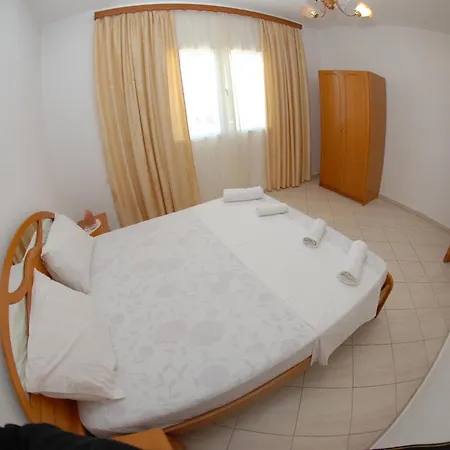 Apartment Enea *