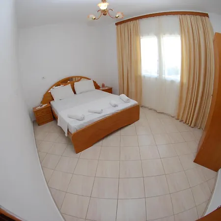 Apartment Enea *