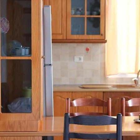 شقة Enea